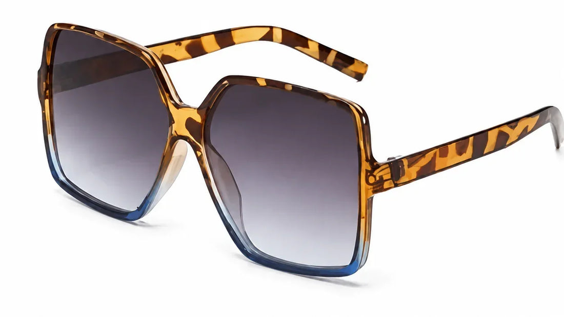Tortoiseshell oversized sunglasses with gradient lenses, stylish women's UV protection shades